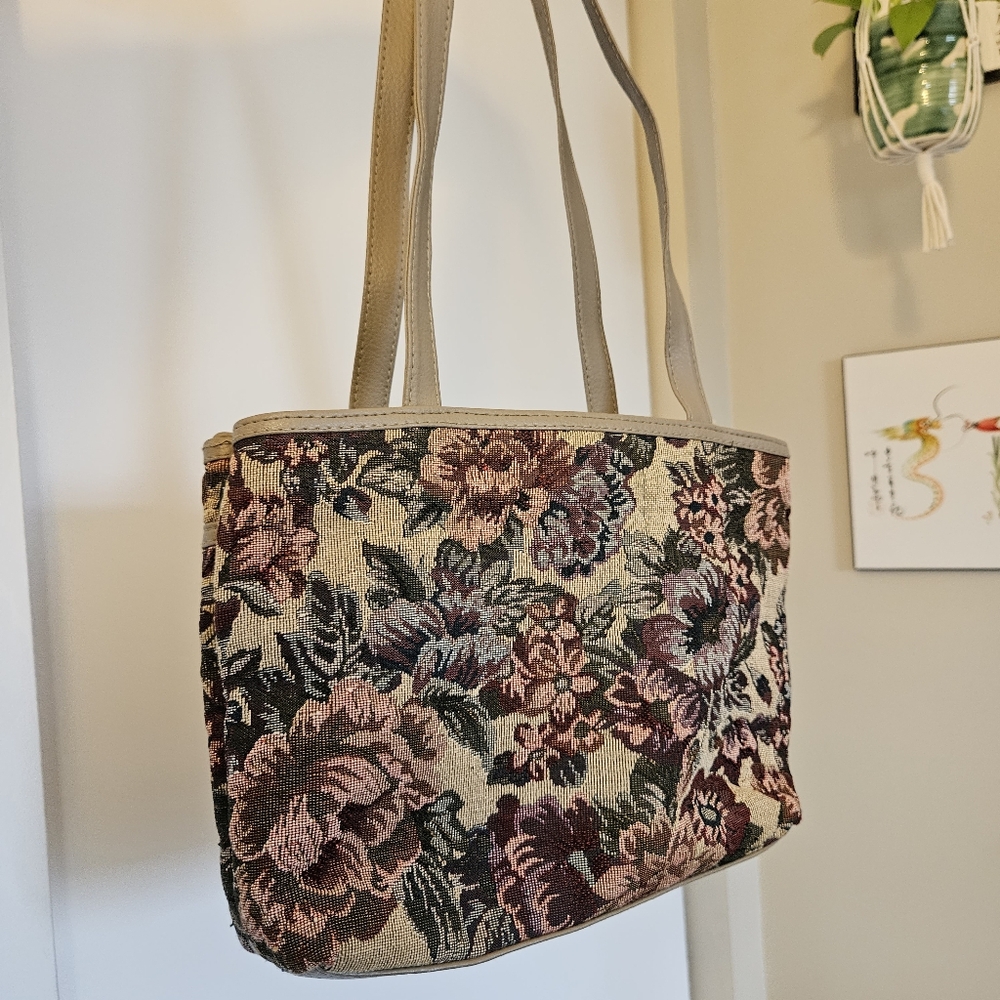 Vintage Basic Editions Floral Embroidered Purse